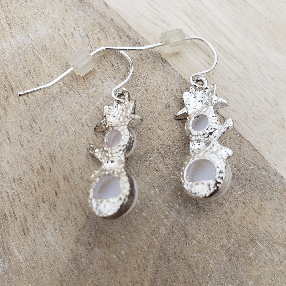 48. Elegant Snowman Pearl Earrings - Picture 6 of 7